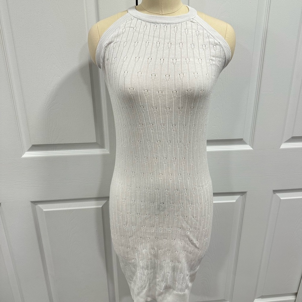 Elegant White Sleeveless Dress